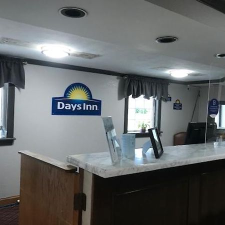 Days Inn By Wyndham Amherst Extérieur photo