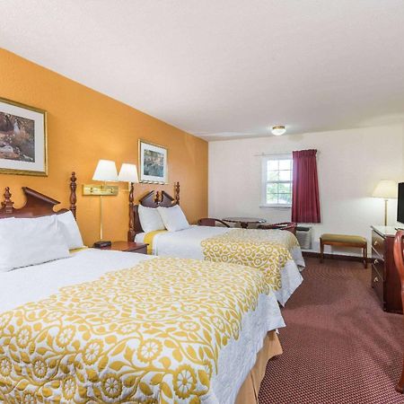 Days Inn By Wyndham Amherst Extérieur photo