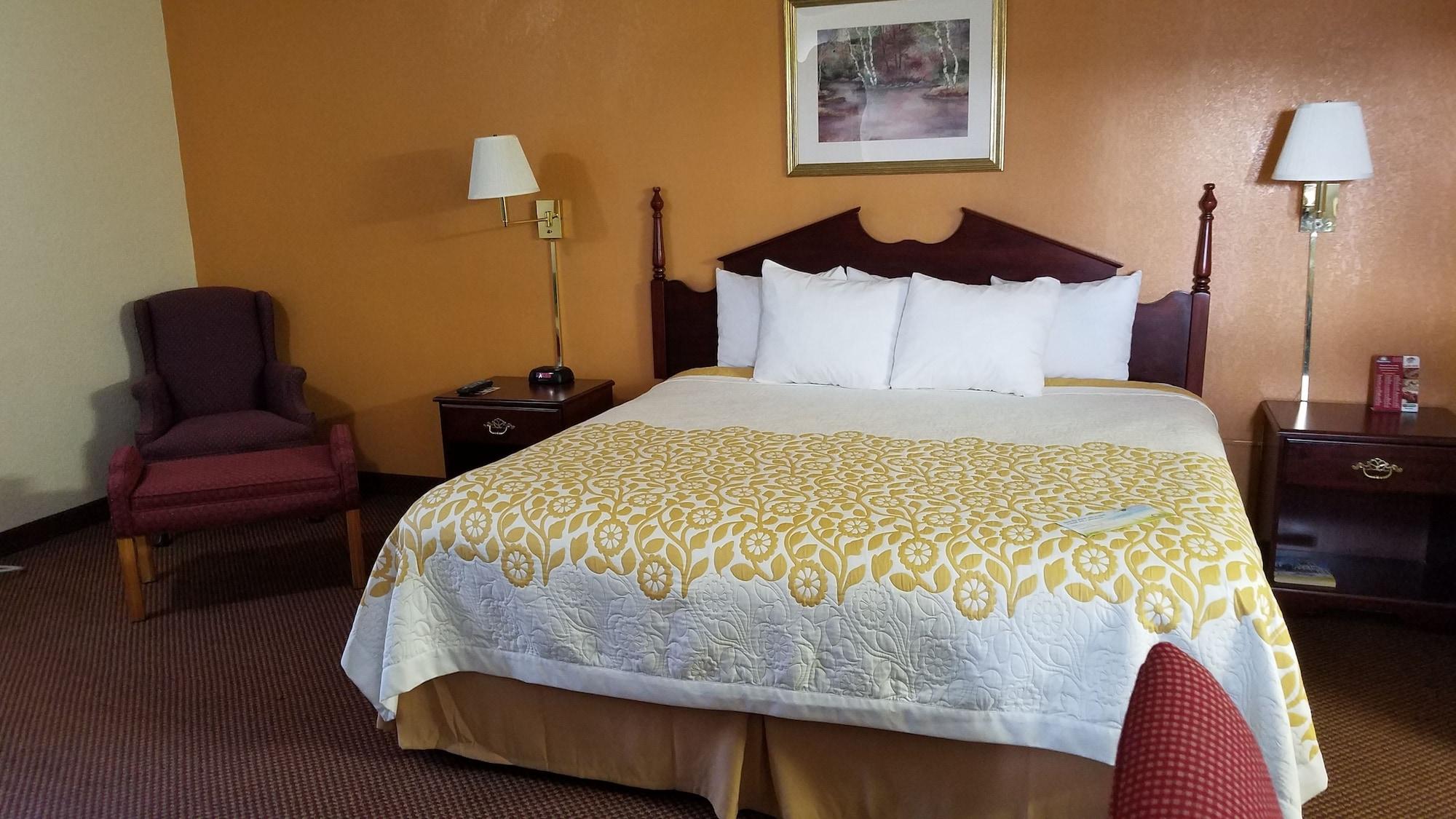 Days Inn By Wyndham Amherst Extérieur photo