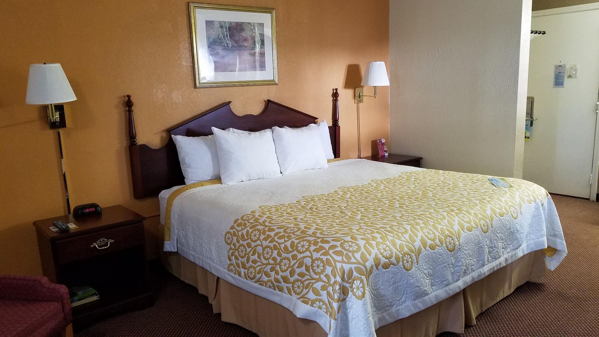 Days Inn By Wyndham Amherst Extérieur photo