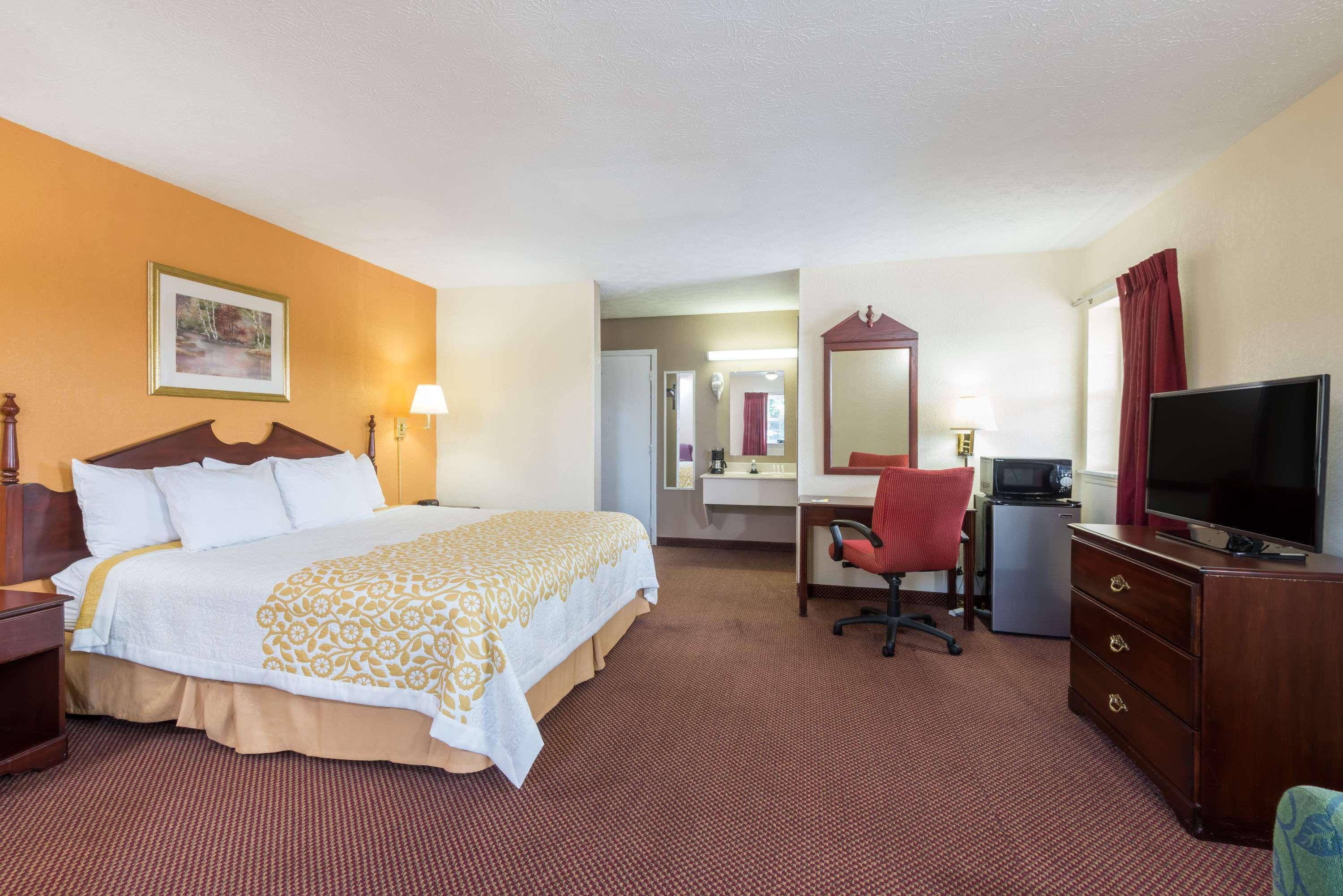 Days Inn By Wyndham Amherst Extérieur photo