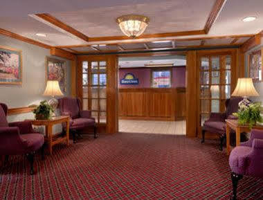 Days Inn By Wyndham Amherst Extérieur photo